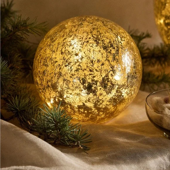 LED Illuminated Golden Orb - Picture 2 of 7